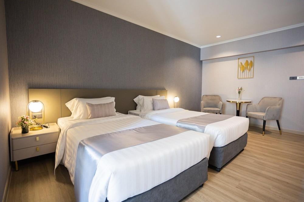 S.D. Avenue Hotel Room Type - Premier Room