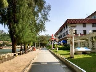 Silverview Resort Holiday - Tap to explore photos