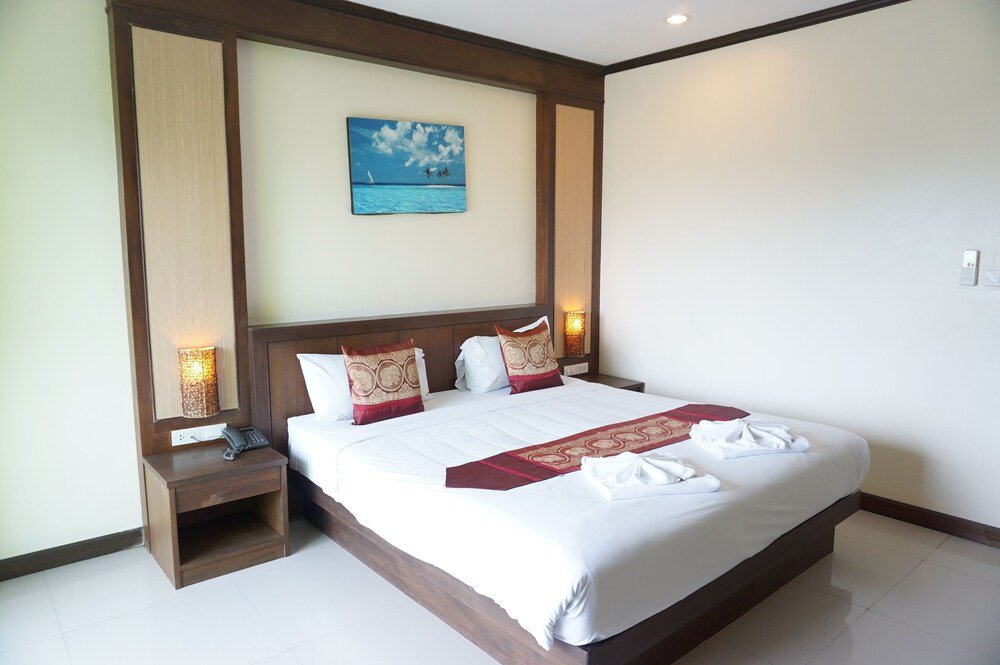 Arita House - Tap to explore photos