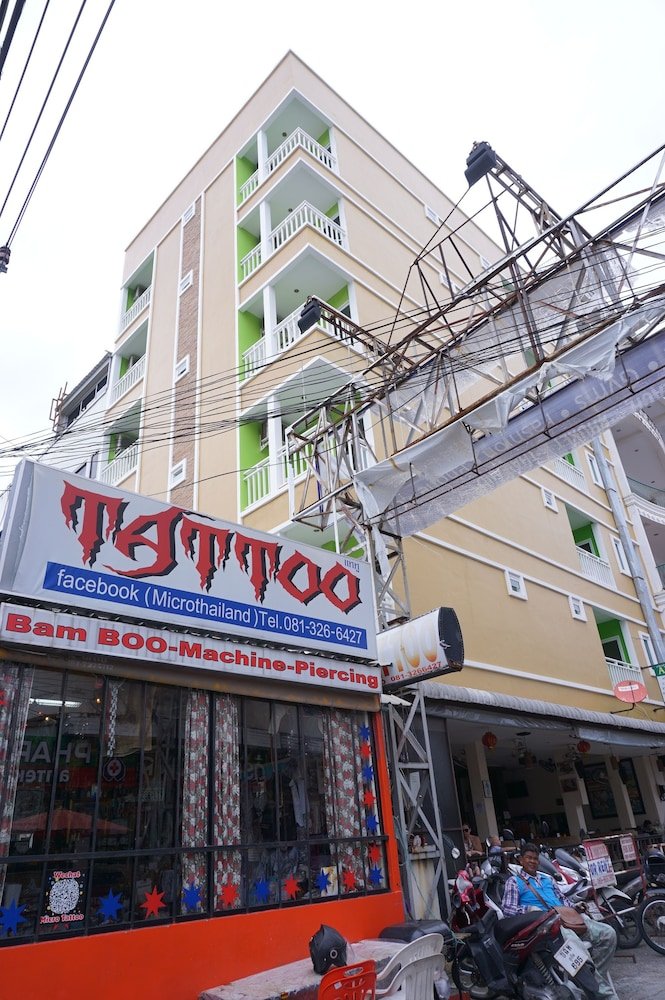 Arita House - Tap to explore photos