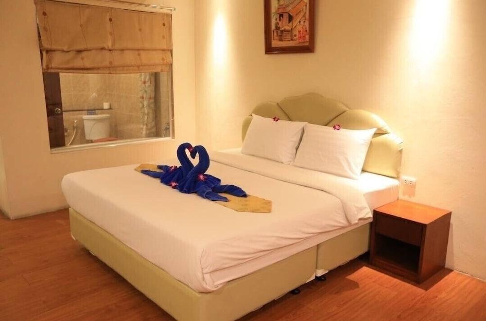 At Sea Hotel Pattaya Room Type - Superior Double Room