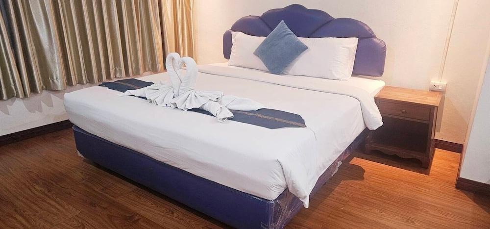 At Sea Hotel Pattaya Room Type - Standard Double Room