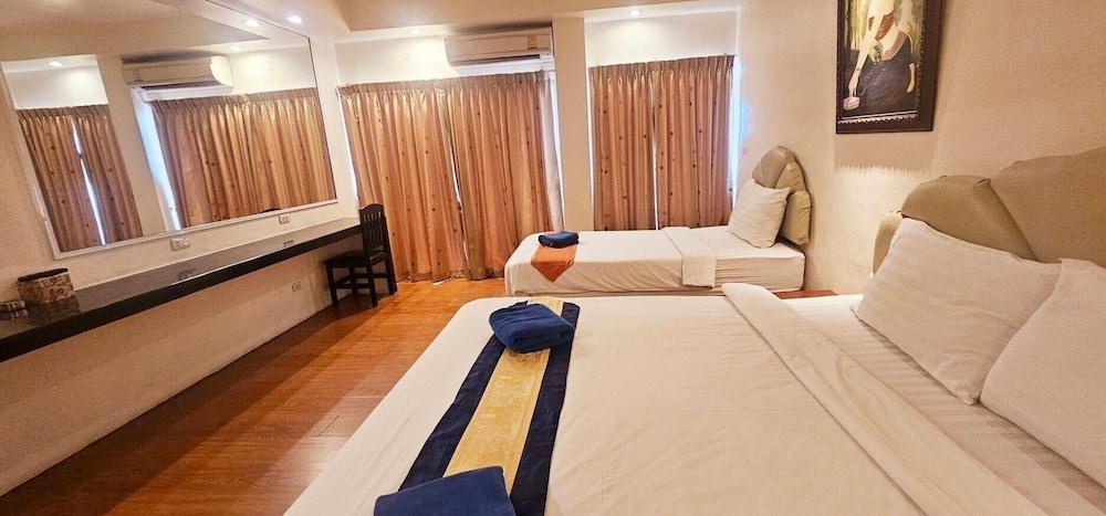 At Sea Hotel Pattaya Room Type - Triple Room, Ocean View
