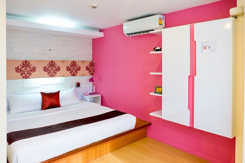 The Konnect Hotel Room Type - Deluxe City View