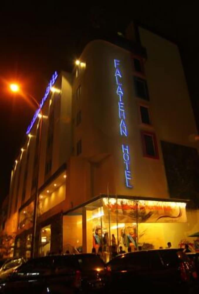 The Falatehan Hotel - Tap to explore photos