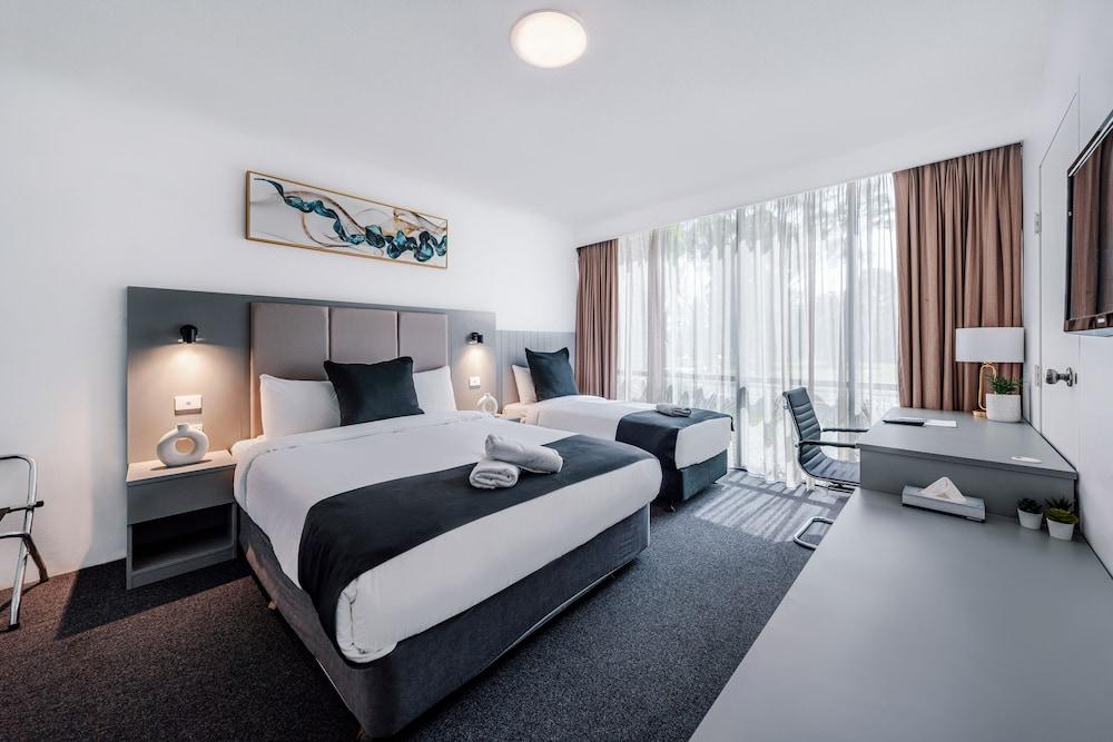 The Select Inn Penrith Room Type - Queen Twin Room