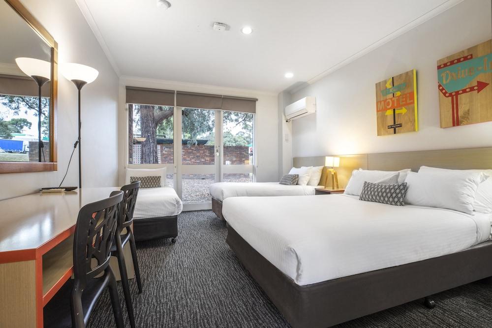 Burvale Hotel Room Type - Studio Family