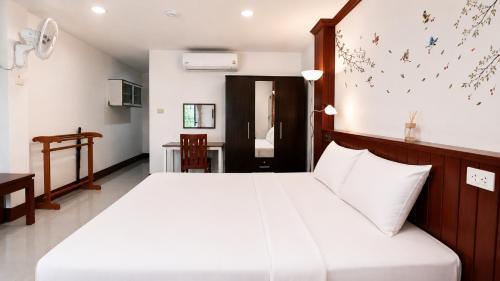 Rabbit Mansion Patong Hotel Room Type - Deluxe Double Room