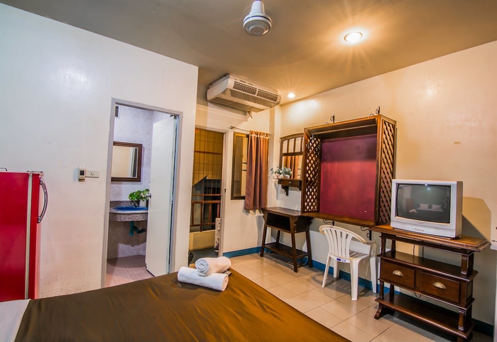 Sutus Court 5 Room Type - Double Room, Balcony