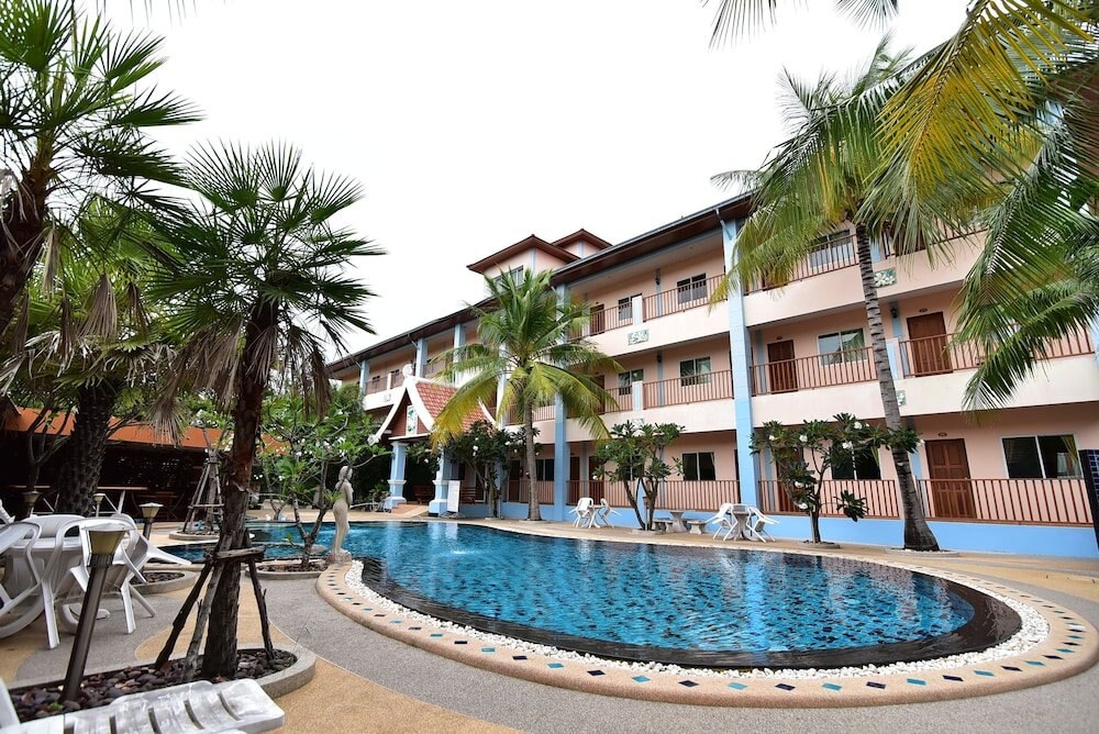 Ampan Resort - Tap to explore photos