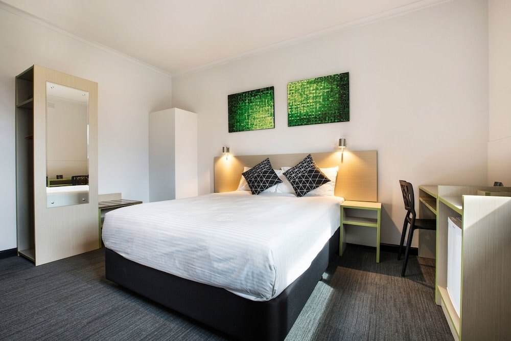 Nightcap at St Albans Hotel Room Type - Studio Queen