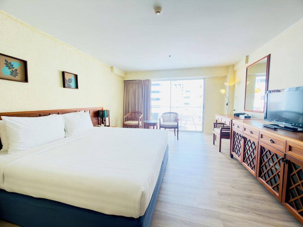 Sandy Spring Hotel Room Type - Standard Room, Balcony