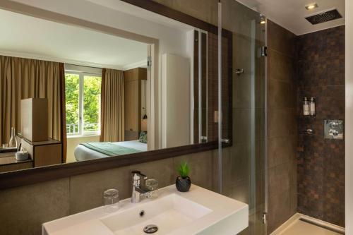 Villa Saxe Eiffel Room Type - Deluxe Double or Twin Room