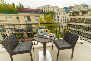 Villa Saxe Eiffel - Tap to explore photos