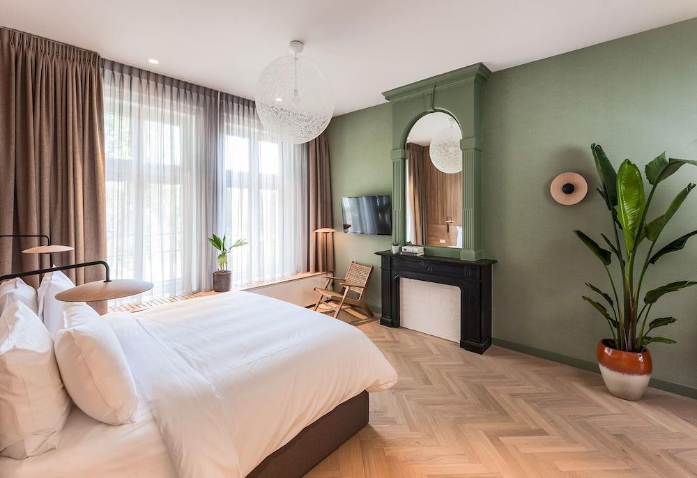 Hotel Arena Room Type - Luxury Suite