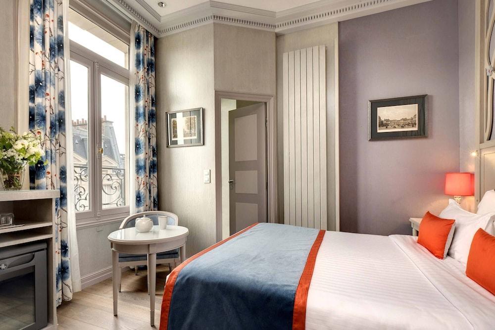 Hotel Chateau Frontenac - Tap to explore photos