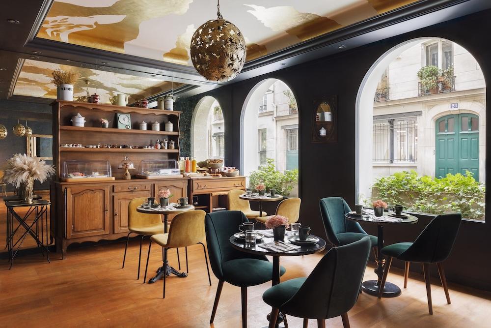 نيو هوتل ريبابليك (ٕكس ألبيرتس هوتل)