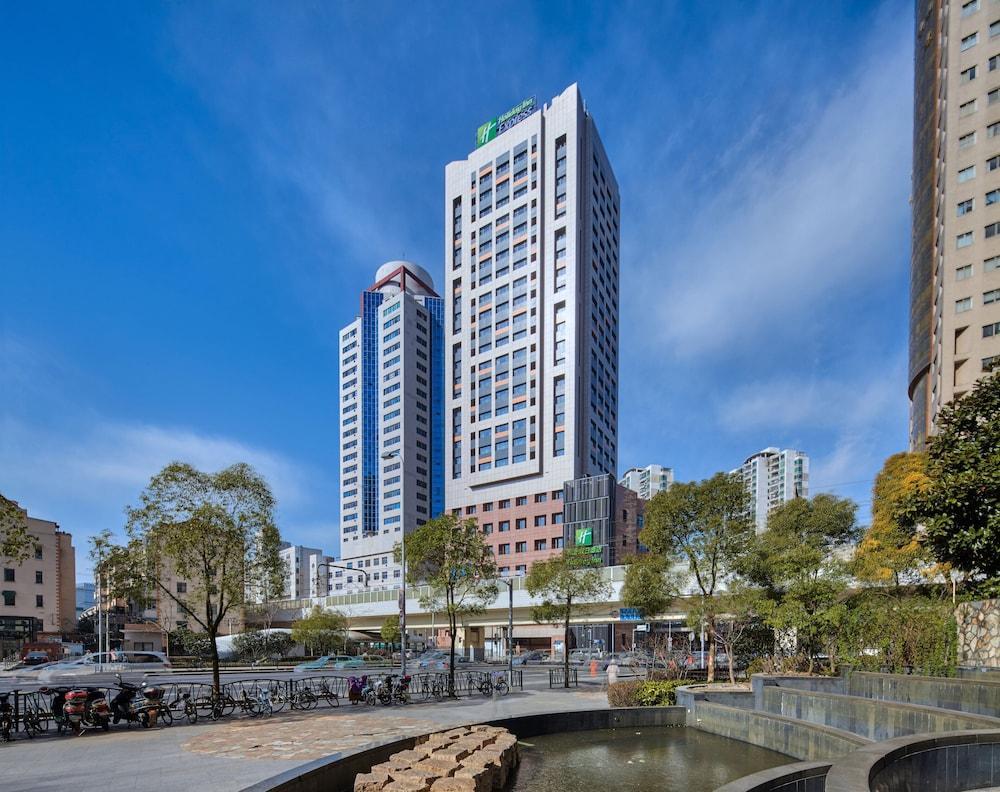 Holiday Inn Express SHANGHAI ZHENPING - Tap to explore photos