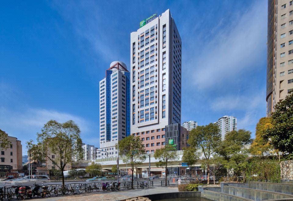 Holiday Inn Express SHANGHAI ZHENPING - Tap to explore photos