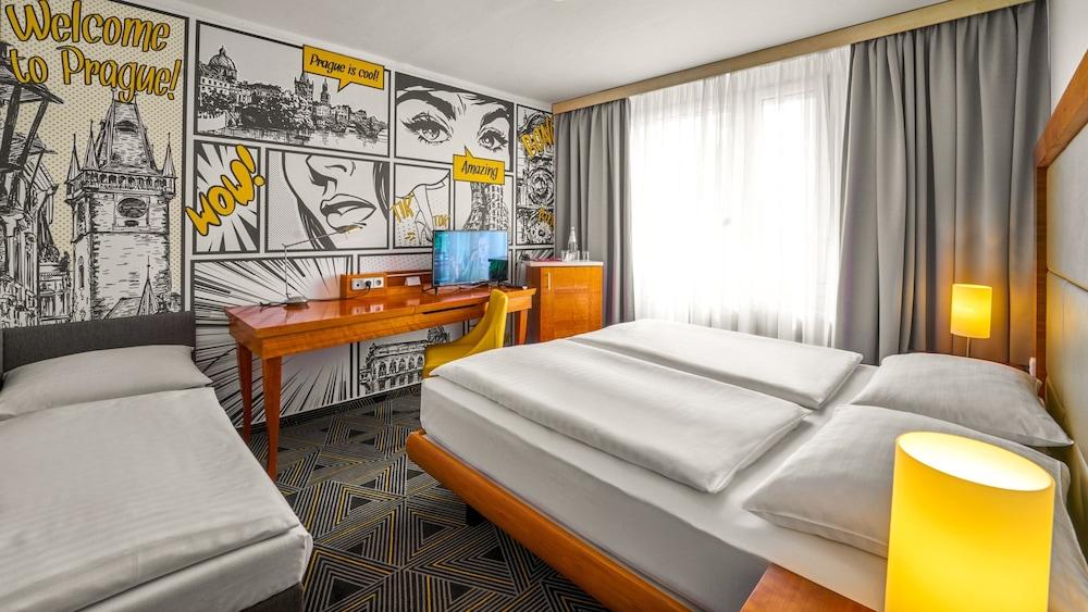 Hotel Uno Prague Room Type - Triple Room Hotel Uno Prague Room Type - Triple Room