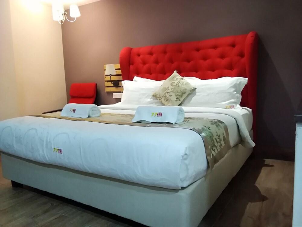 77 Boutique Hotel Room Type - Executive Room (With Window)