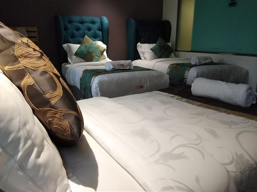 77 Boutique Hotel Room Type - Family Room (Deluxe)