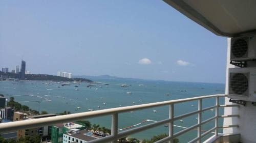 View Talay 6 Condominium by Honey Room Type - One-Bedroom Apartment