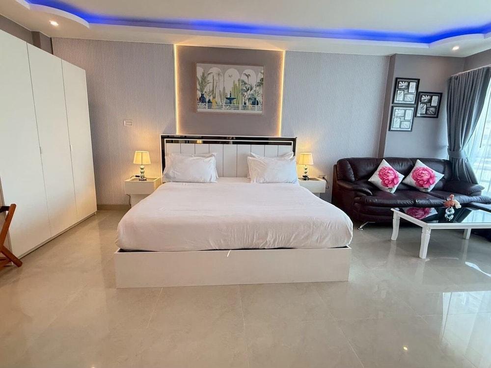 View Talay 6 Condominium by Honey Room Type - Studio, Kitchenette