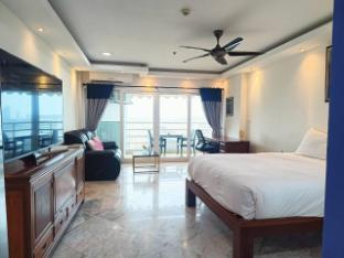 View Talay 6 Pattaya Beach Apartment by Honey - Tap to explore photos