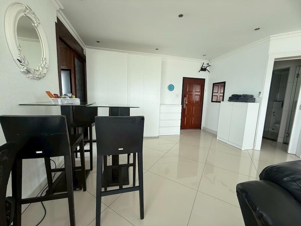 View Talay 6 Condominium by Honey Room Type - Suite, Kitchen, Ocean View