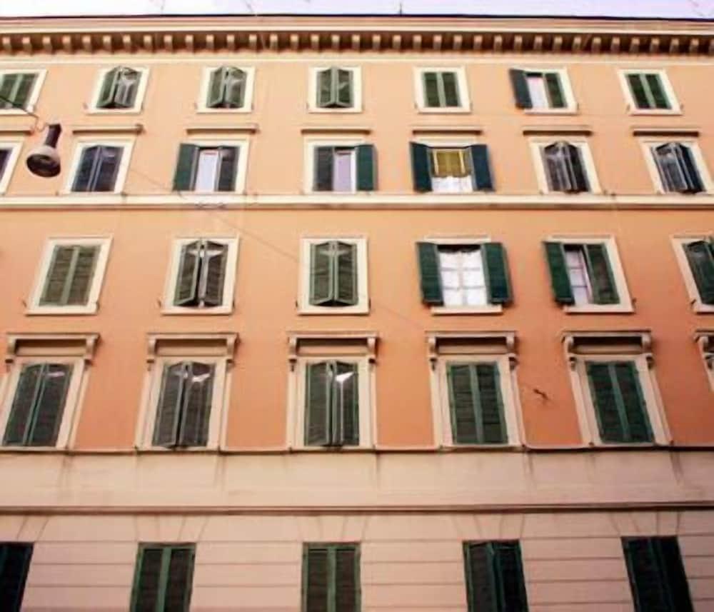 Residenza Vaticana - Tap to explore photos