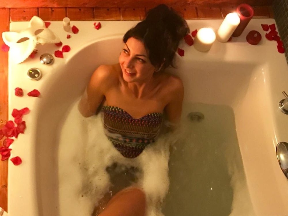 Jacuzzi Rooms - Tap to explore photos
