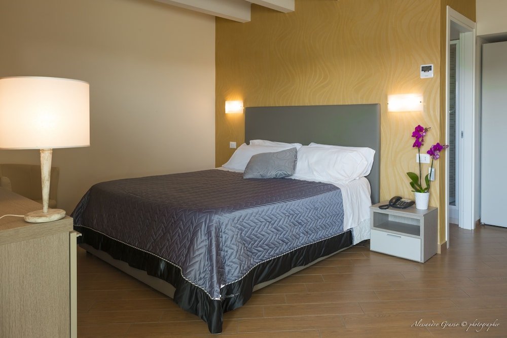 Porto di Claudio Room Type - Classic Suite, Accessible, City View
