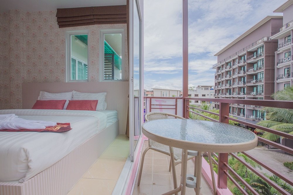 Jasmine House @ Pattaya - Tap to explore photos