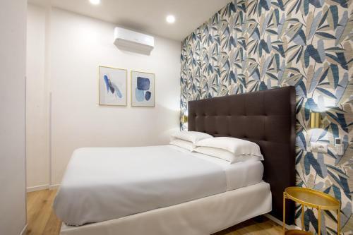 Amalia Suites Room Type - Small Double Room