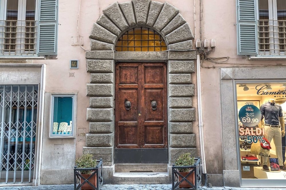 Colonna Suite del Corso - Tap to explore photos
