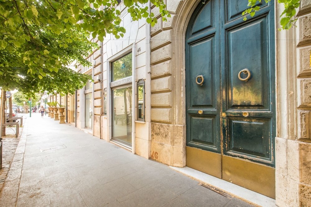 Suite in Rome Veneto - Tap to explore photos