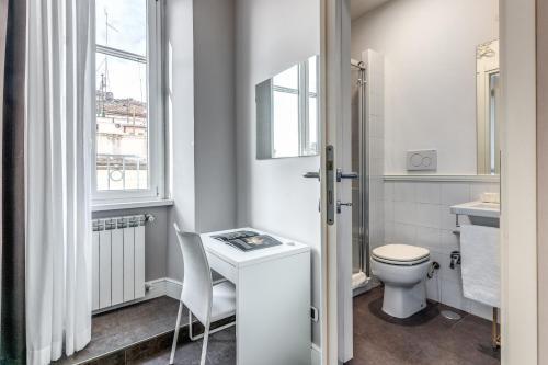 Guest House Cavour 278 - Tap to explore photos