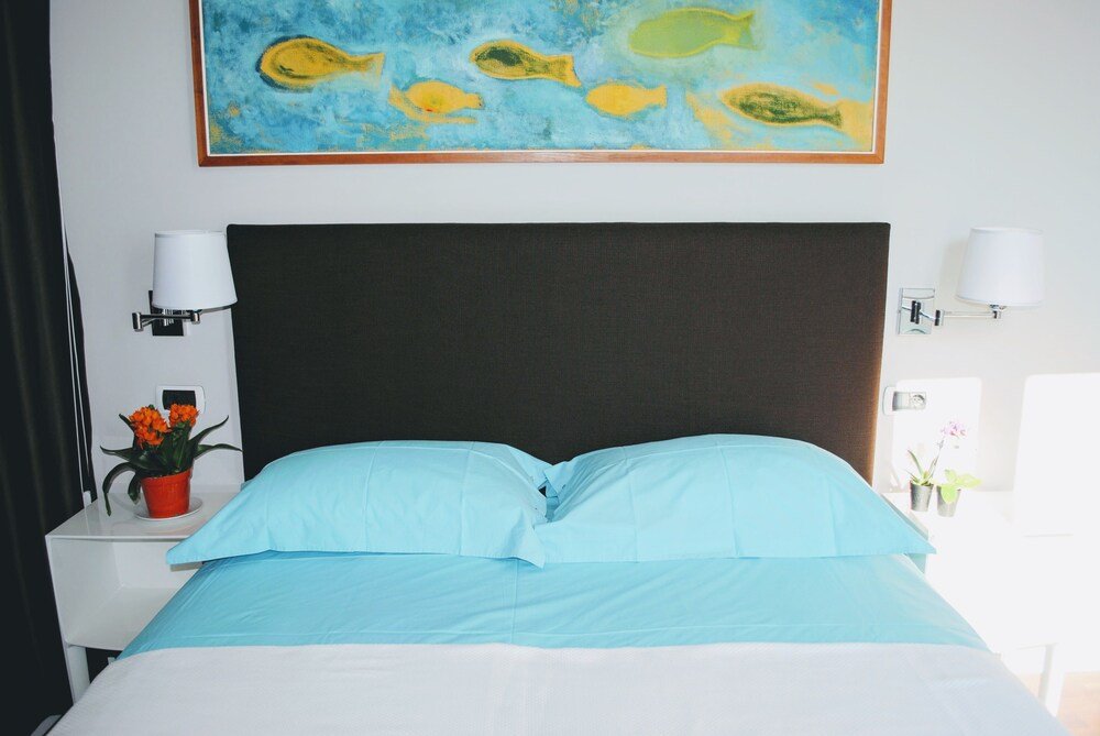 Guest House Cavour 278 - Tap to explore photos