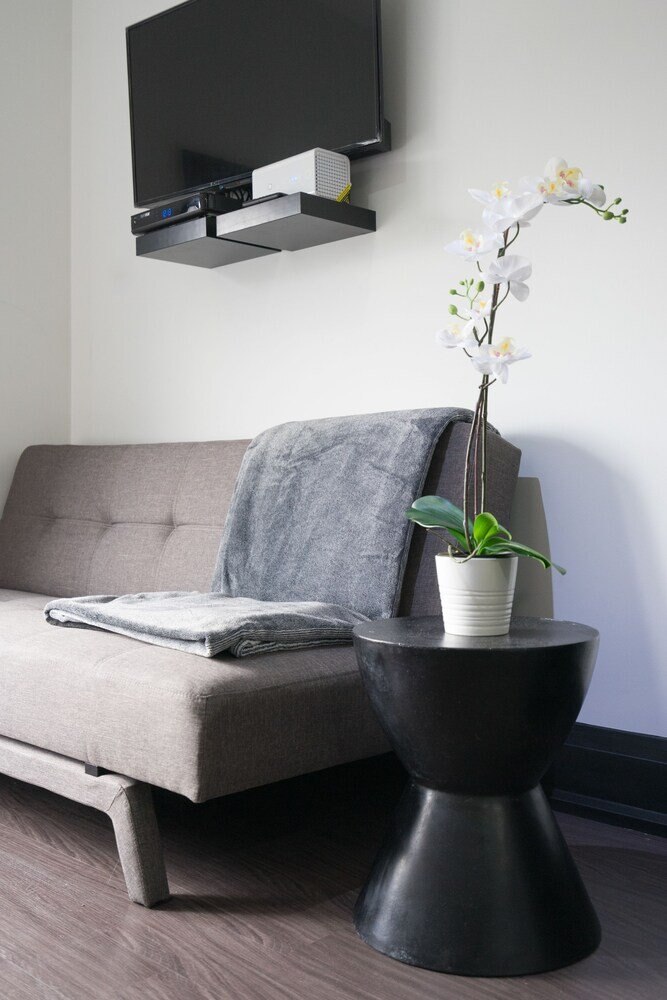 Applewood Suites - Queen West Studio - Tap to explore photos