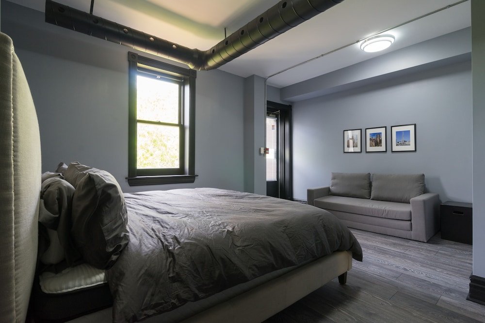 Applewood Suites - West Queen West Loft - Tap to explore photos