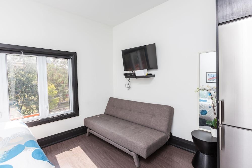 Applewood Suites - West Queen West Lofts - Tap to explore photos