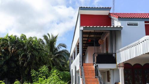 Bangtao Guest House - Tap to explore photos