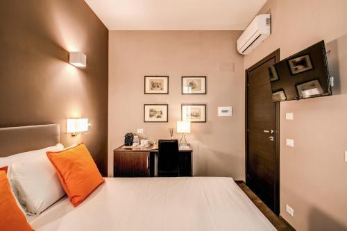 H501 Luxury Rooms - Tap to explore photos