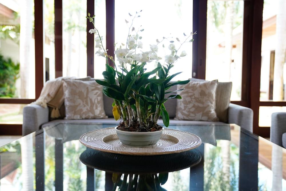 Miskawaan Villa Frangipani - Tap to explore photos