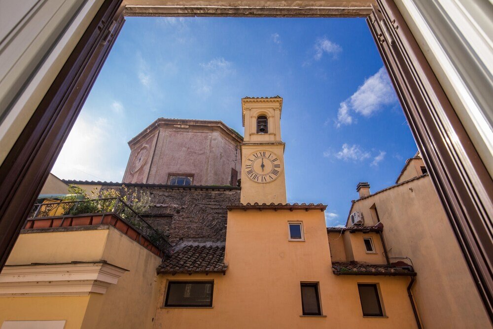 Residenza Costaguti - Tap to explore photos