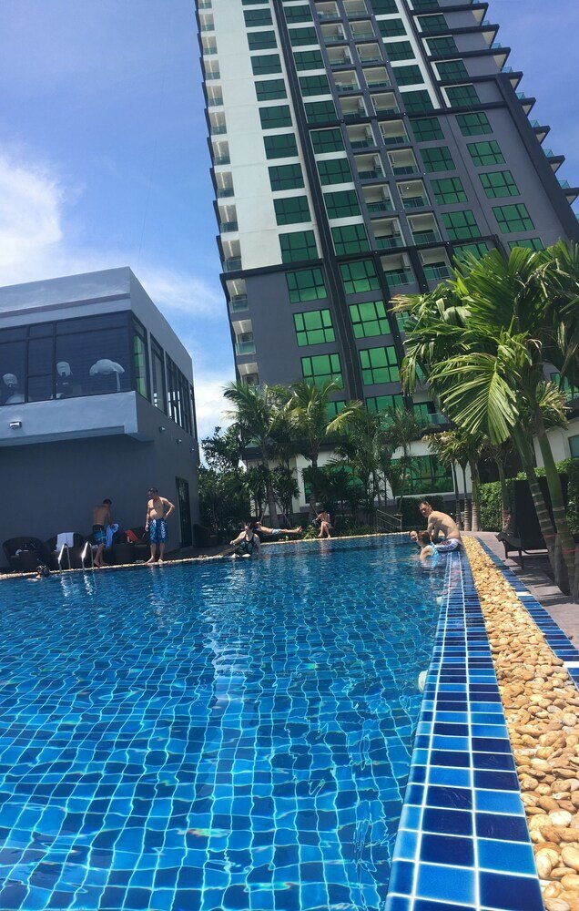 Dusit Grand Condo View Pattaya - Tap to explore photos