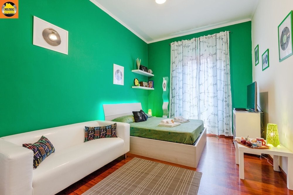 Music Guesthouse B&B - Tap to explore photos