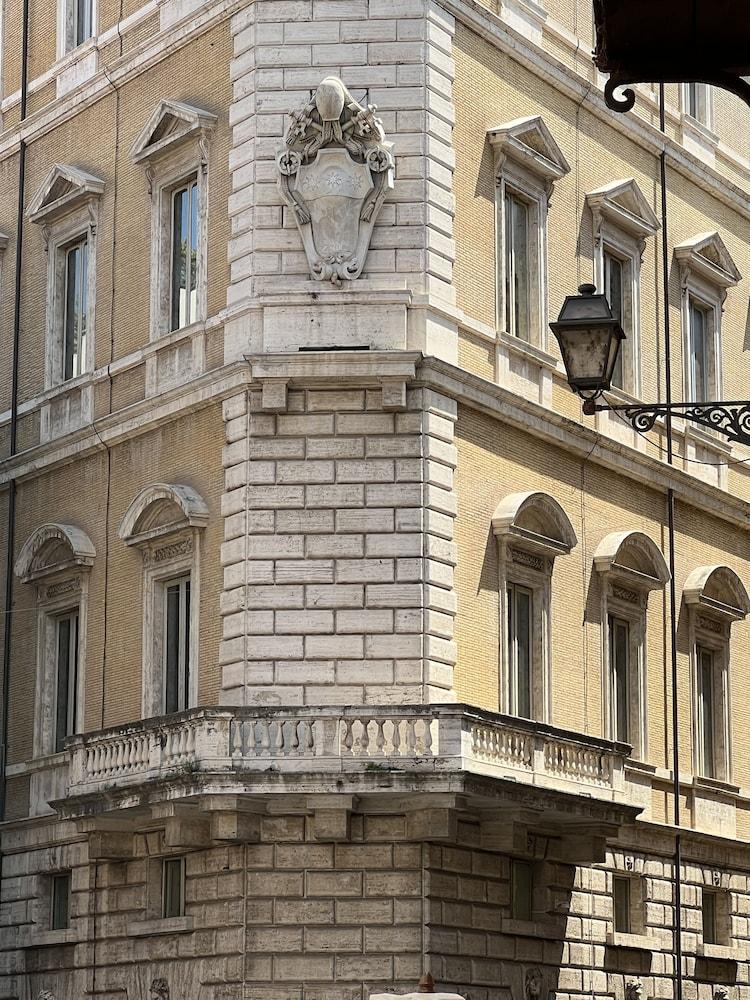 StarHome NAVONA - Tap to explore photos