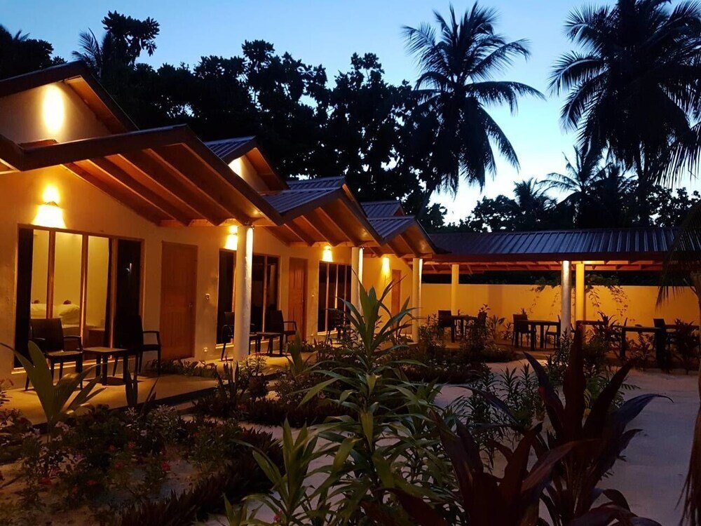 Thoddoo Beach Holiday Inn - Tap to explore photos